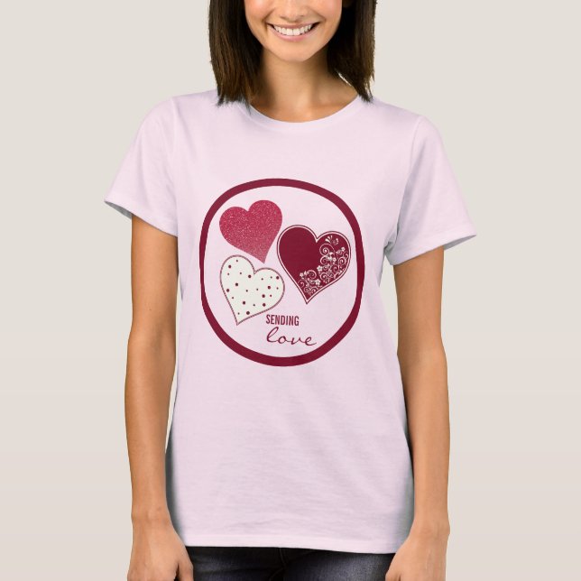 Camiseta Enviando amor, San Valentín (Anverso)
