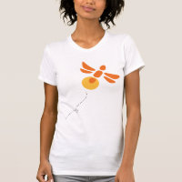 Camiseta equipada con un insecto de luciérnaga en