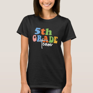 Camiseta Equipo de 5º grado Retro Groovy Mujeres felices pr