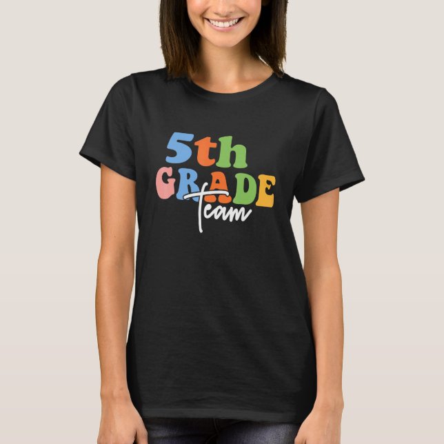 Camiseta Equipo de 5º grado Retro Groovy Mujeres felices pr (Anverso)