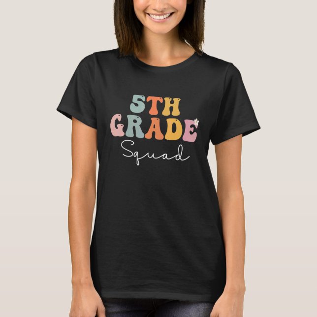 Camiseta Equipo de 5º grado Retro Groovy Mujeres felices pr (Anverso)
