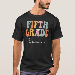 Camiseta Equipo de Quinto Grado Retro Groovy Vintage Primer