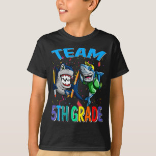 Camiseta Equipo de quinto grado Tiburón de vuelta a la escu