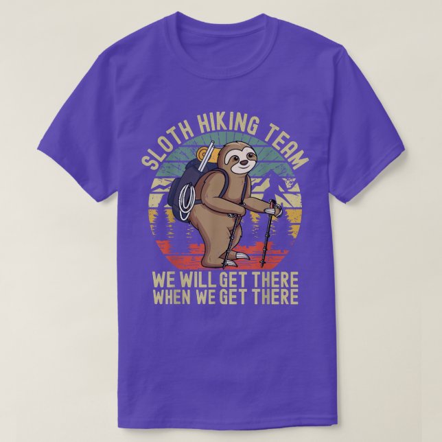 Camiseta Equipo de Senderismo Retro Sloth que llegaremos cu (Diseño del anverso)