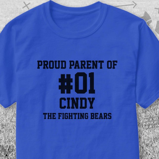 Camiseta Equipo negro azul de béisbol (Blue and Black Baseball Proud Parent of T-Shirt. Celebrate your high school or college athlete.)