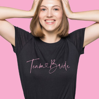 Camiseta Equipo Novia Corazón Escritura Rosa Fiesta de Boda