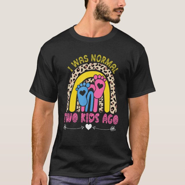 Camiseta Era Normal Dos Niños Hace Flores Madre Embarazada (Anverso)