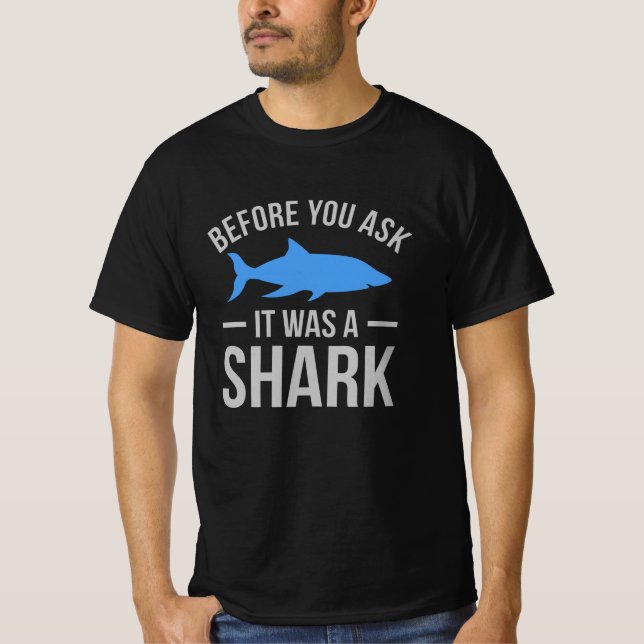 Camiseta Era Una Cirugía Prosética Divertida De Tiburones (Anverso)