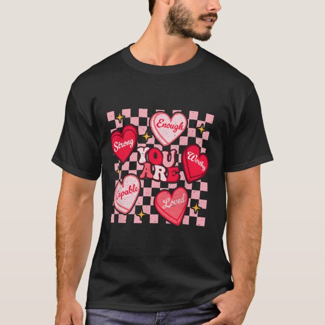 Camiseta Eres Amado Digno de Amor Corazón de Caramelo Profe (Anverso)