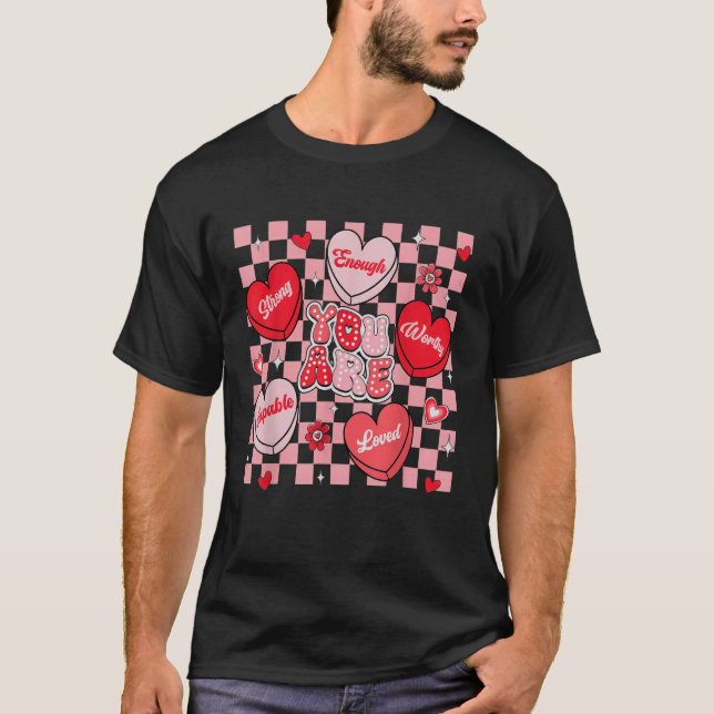 Camiseta Eres Amado Digno Suficiente Corazón de Caramelo Pr (Anverso)