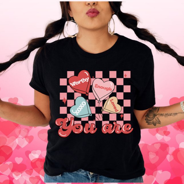 Camiseta Eres lo suficientemente digno como para amar a San (Subido por el creador)