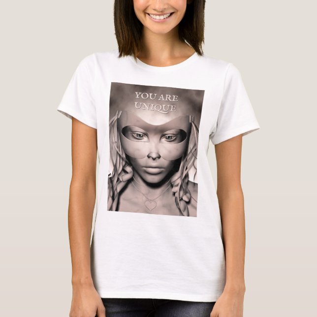 Camiseta Eres Único. Mujer con máscara de disfraz (Anverso)