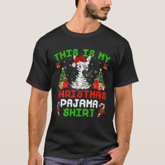 Camiseta Es Cómico Que Estos Sean Mis Navidades Pajama Zebr