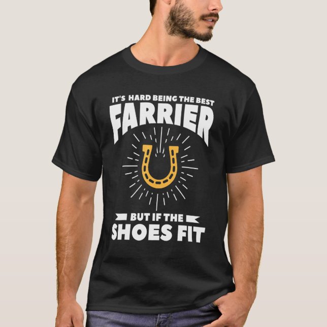 Camiseta Es difícil ser el mejor ferry pero si los zapatos (Anverso)