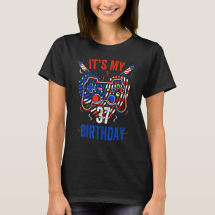 Camiseta Es el 4 de julio y mi 37 cumpleaños nos juega