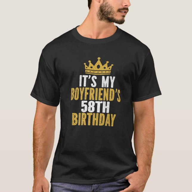 Camiseta Es el cumpleaños número 58 de mi novio los hombres (Anverso)