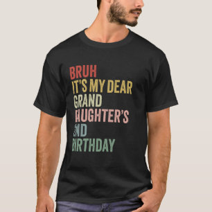 Camiseta Es el segundo cumpleaños de mi querida nieta OMG