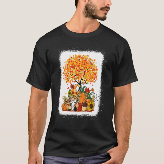 Camiseta Es Fall Y'all Cute Gnomes Pumpkin Autumn Tree Fa (Anverso)