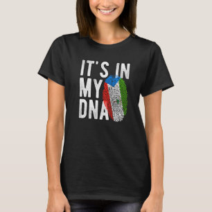 Camiseta Es gracioso en mi ADN Dedo de la bandera de Guinea