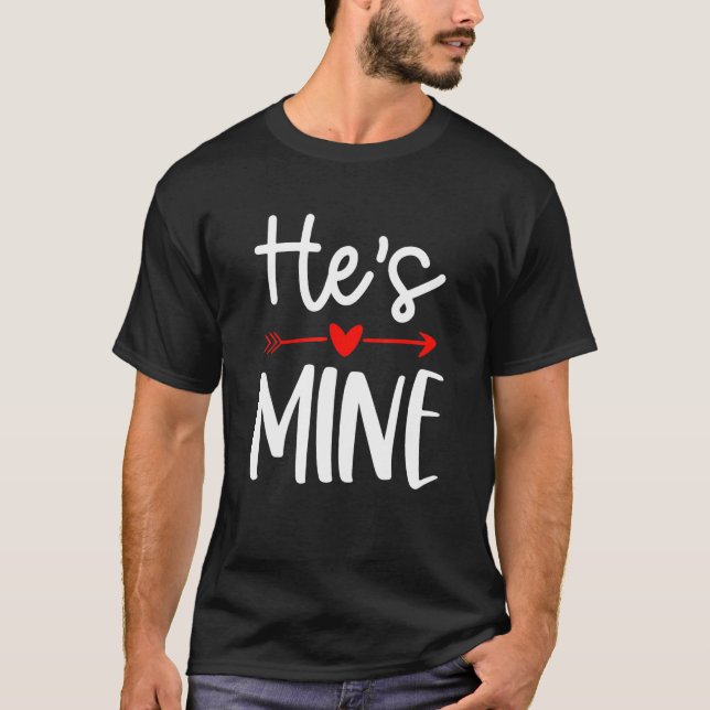 Camiseta Es gracioso que esté a la par de parejas que coinc (Anverso)