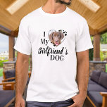 Camiseta Es gracioso que me guste la foto del Personalizado<br><div class="desc">¿A quién amas de verdad? ¡Tu novia o su perro! ¡Dale un regalo perfecto a tu novio este día de San Valentín con esta graciosa camisa de amante de los perros! ¡Un deber para cada amante de los perros, mamá de los perros y papá de los perros! Un giro divertido...</div>