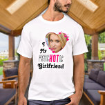 Camiseta Es gracioso que me guste mi novia caliente foto pe<br><div class="desc">Buscando una manera única y divertida de mostrarle a tu novio lo mucho que te importa este El día de San Valentín? ¡No busque más allá de nuestra camiseta de 'I Love My psycHOTic Girlfriend'! Este elegante y moderno hotel cuenta con un bonito marco cardíaco y unos alegres corazones rosados,...</div>