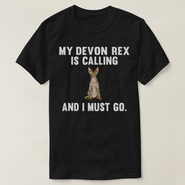 Camiseta Es Gracioso Que Mi Devon Esté Llamando Y Debo Ir A (Diseño del anverso)
