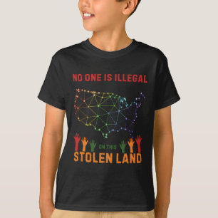 Camiseta Es Ilegal En Este Pegatina De Tierras Robadas