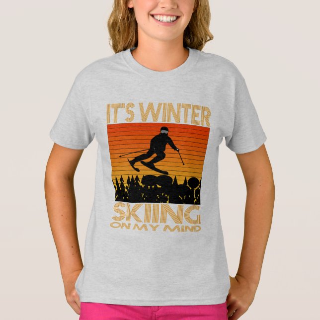 CAMISETA ES INVIERNO - ESQUÍ EN MI MENTE. (Anverso)