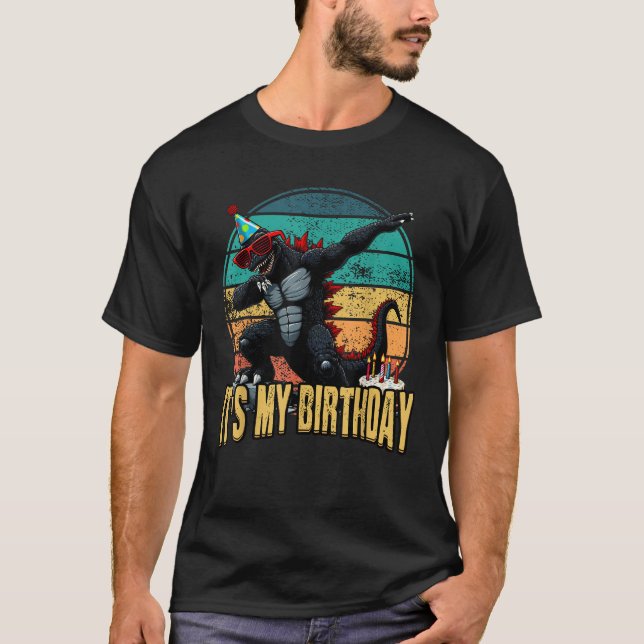 Camiseta Es mi cumpleaños, Kaiju Dabbing, amante de B (Anverso)