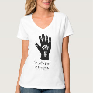 Camiseta Es solo un montón de brujería de mano de bruja neg