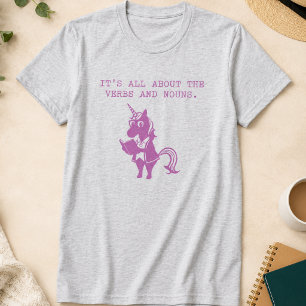 Camiseta Es todo sobre la gramática de verbos y sustantivos