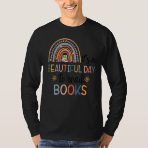 Camiseta Es un bello día para leer libros prohibidos Rainbo