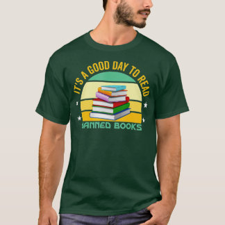 Camiseta Es un buen día para leer libros prohibidos leyendo