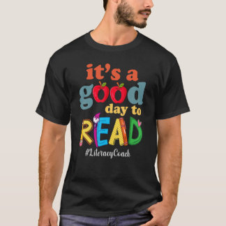 Camiseta Es un buen día para leer libros que leen código de