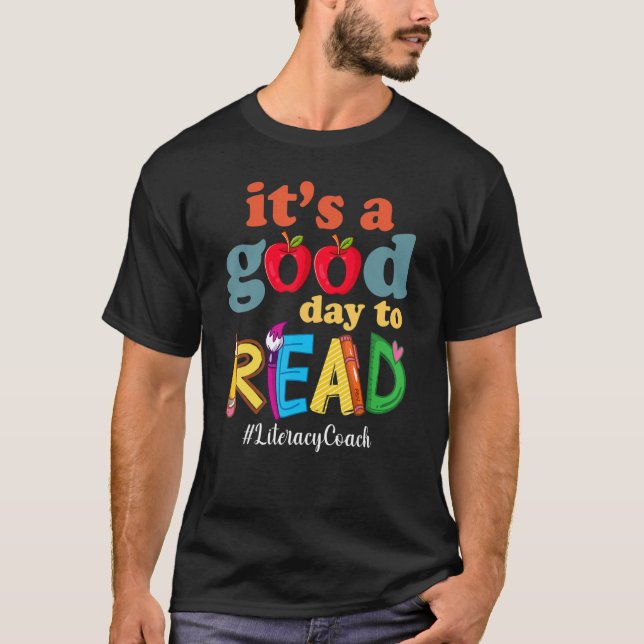 Camiseta Es un buen día para leer libros que leen código de (Anverso)