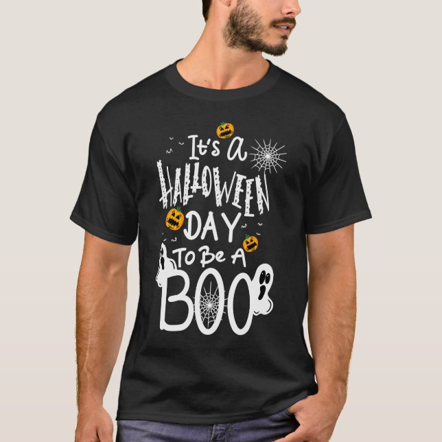 Camiseta Es un Día de Halloween (Anverso)