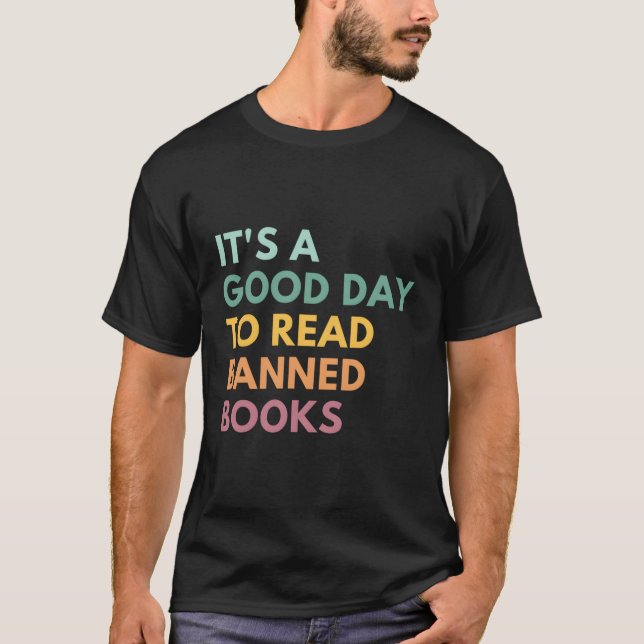 Camiseta Es Un Día Para Leer Libros Prohibidos (Anverso)