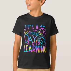 Camiseta Es un hermoso día para aprender Tie Dye Byck To Sc