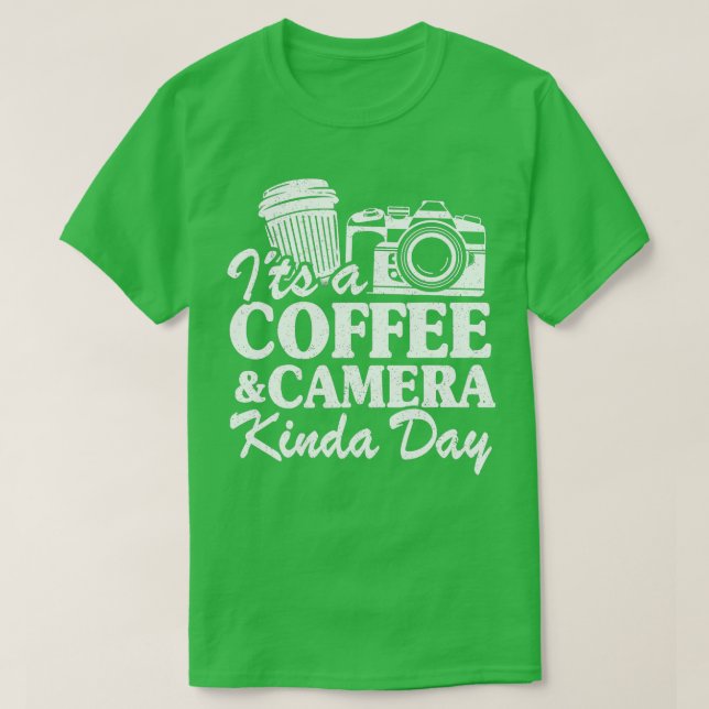 Camiseta Es Una Cámara De Café Un Poco De Fotografía Gracio (Diseño del anverso)