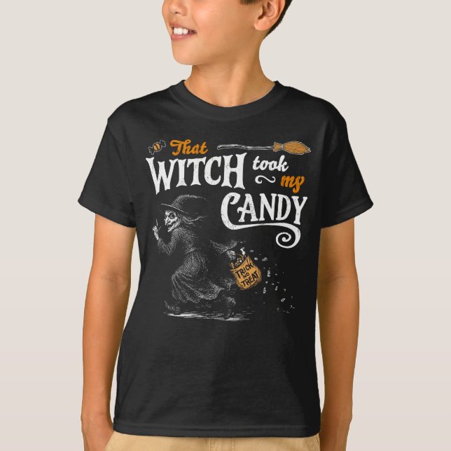 Camiseta Esa bruja se llevó la oscuridad de mi chico dulce (Anverso)