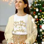 Camiseta Ésa es la temporada para el Purpurina de Burlas de<br><div class="desc">Esta es la temporada para esparcirse de la tipografía de Artsy Purpurina de Faux de Oro. ¡Ropa divertida para toda la familia para sus reuniones de vacaciones!</div>