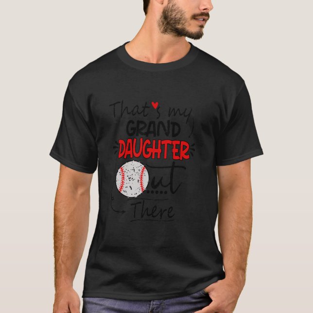 Camiseta Esa es mi nieta ahí fuera del béisbol (Anverso)