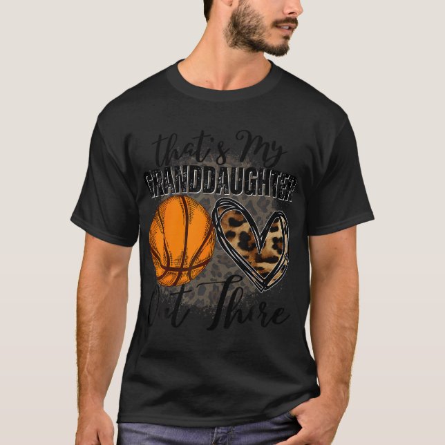 Camiseta Esa Es Mi Nieta Ahí Fuera, Gran De Baloncesto. (Anverso)