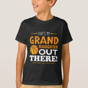 Camiseta Esa es mi nieta ahí fuera Jugadora de baloncesto S