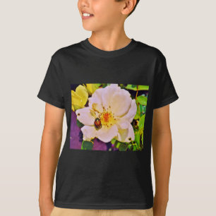 Camiseta Escarabajo japonés sobre rosa blanco