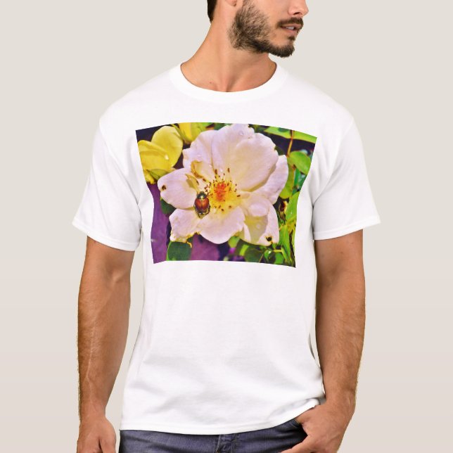 Camiseta Escarabajo japonés sobre rosa blanco (Anverso)