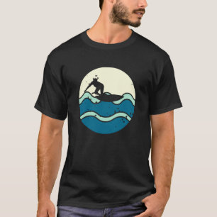 Camiseta Escena del Océano de Ola de Silueta de Surf al Ata