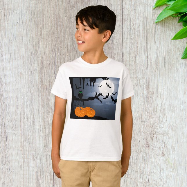 Camiseta Escena nocturna de Halloween de fantasía (Subido por el creador)