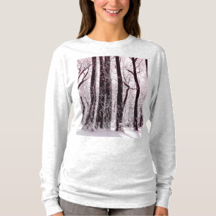 CAMISETA ESCENARIO INVERNAL NEVADO DE BOSQUES ARBOLADOS  